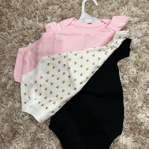 Set of 3 Daddy’s Girl Onesies - Picture 3 of 3